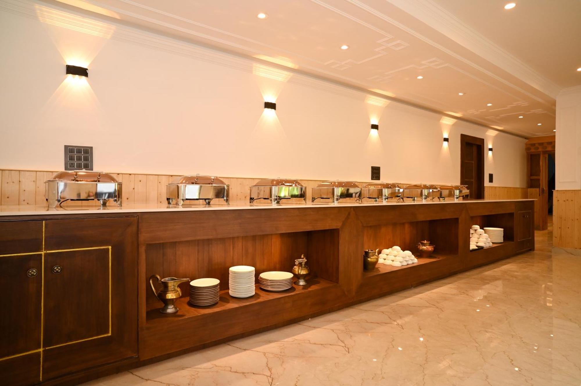 Hotel Ladakh Hills Лех Екстериор снимка