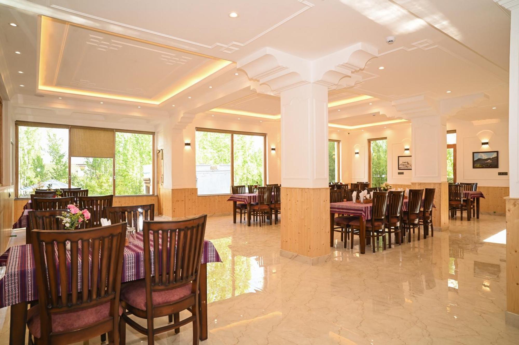 Hotel Ladakh Hills Лех Екстериор снимка