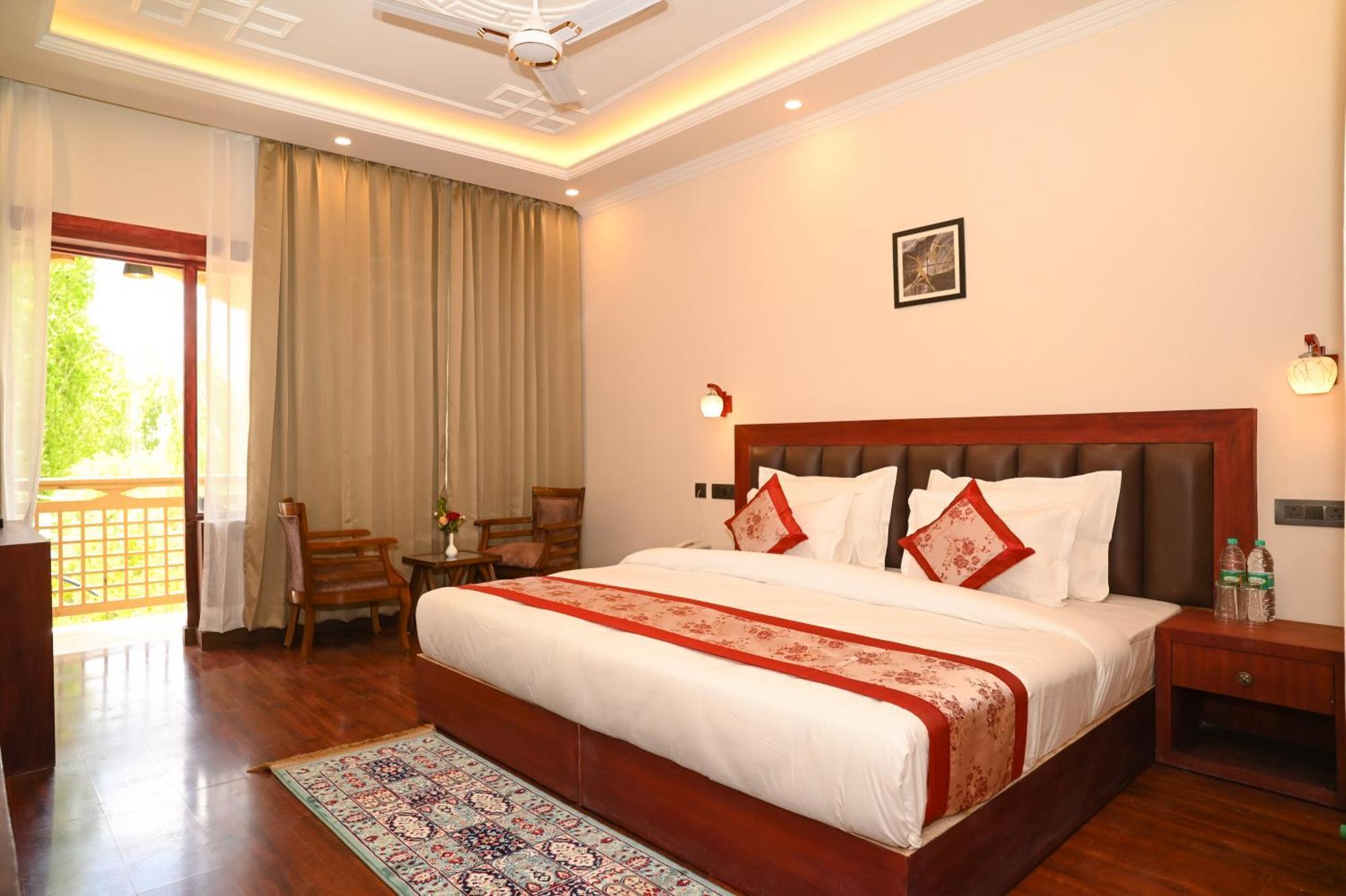 Hotel Ladakh Hills Лех Екстериор снимка